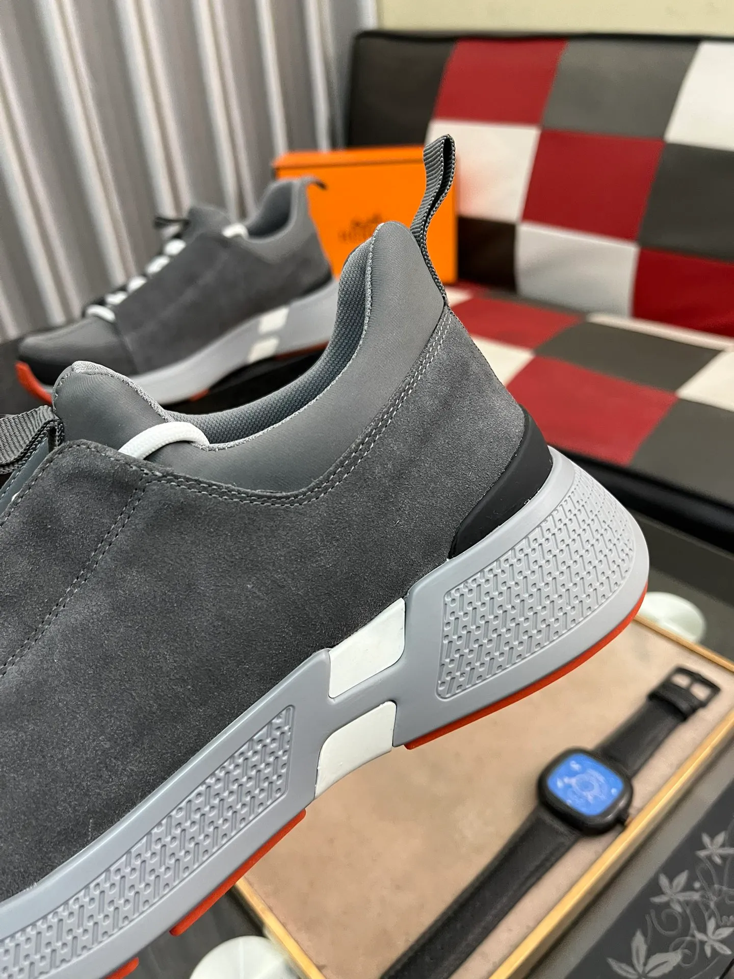 Men's shoes 💰: 560⌚️⌚️[Hermes] New sports shoes Hermès are the most comfortable shoes, no one else⃣️, they are very light on the feet and very good-looking, you will not feel tired when you go shopping and running around 👍 Very light and comfortable, extremely light, perfect for both sports and leisure! It’s up to you to choose, there’s always what you want~ Comes with a full set of packaging gift bags and invoices ✔️Fabric: imported first-layer cowhide ✔️Inner lining: breathable mesh ✔️Outsole: genuine leather bottom ✔️Size: Men 38-44 (45 custom-made) 5️⃣colors available